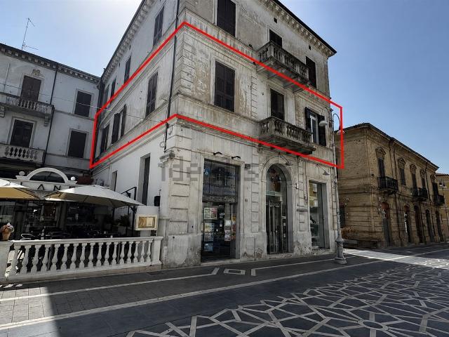 Appartamento in vendita di 155 m² in Via Pollidori di Mastrorenzo, 1