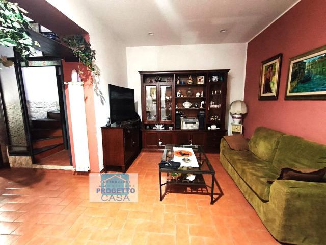 Appartamento in vendita di 155 m² in Via Piccioli