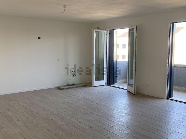 Appartamento in vendita di 155 m² in Via Roma