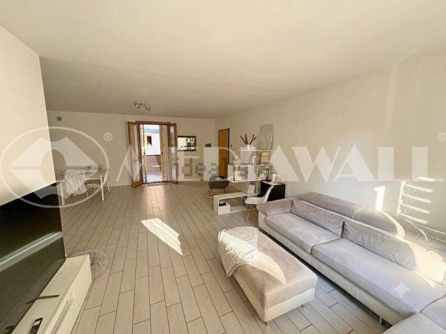 Appartamento in vendita di 155 m² in Via Roma, 47