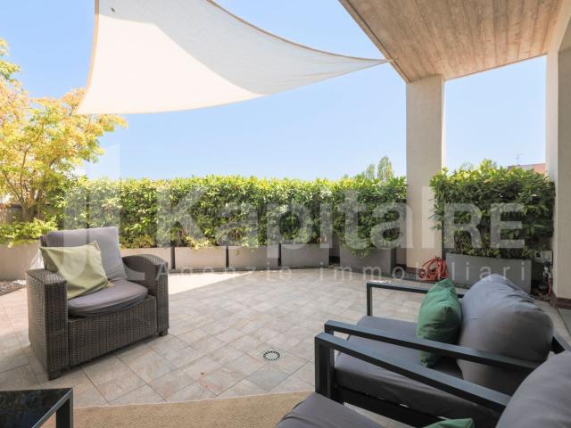 Appartamento in vendita di 155 m² in Via Rita Atria