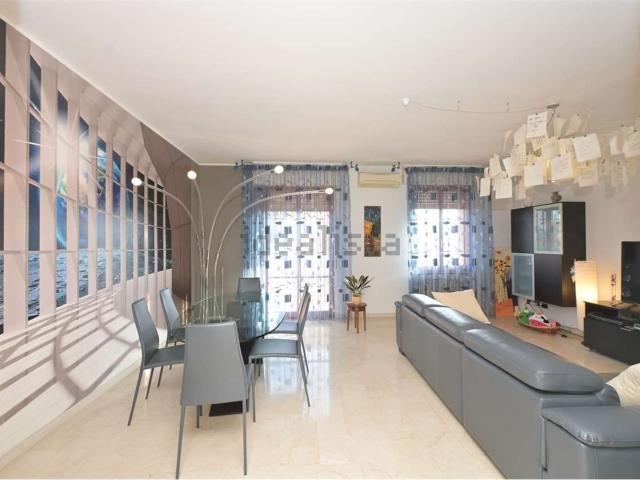 Appartamento in vendita di 155 m² in Via Wiligelmo