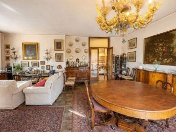 Appartamento in vendita di 155 m² in Via Tolpada