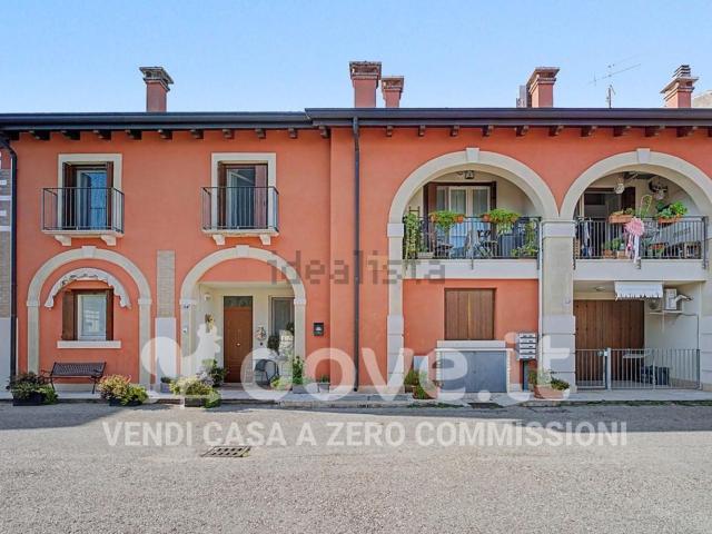 Appartamento in vendita di 155 m² in Via Tezze, 34