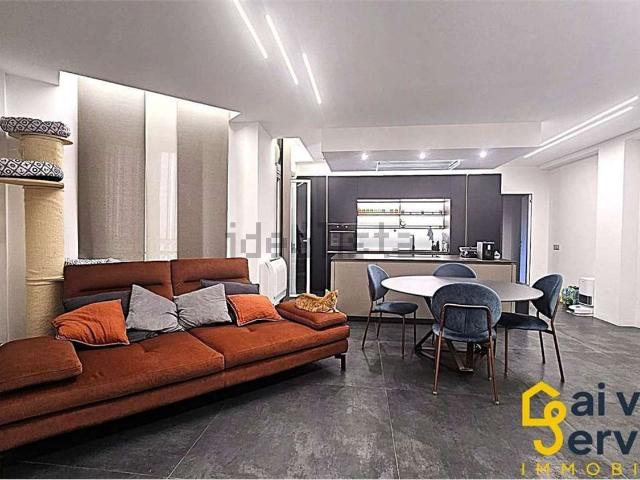 Appartamento in vendita di 155 m² in Via Tisia