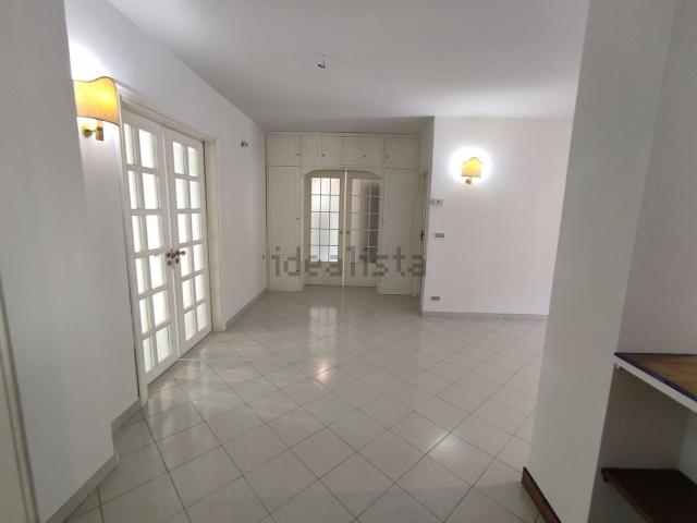 Appartamento in vendita di 155 m² in Via Verteglia, 10
