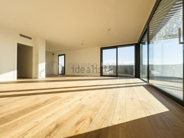 Appartamento in vendita di 155 m² in Via Vittorio Veneto