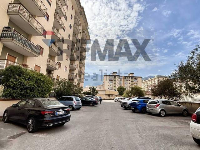 Appartamento in vendita di 155 m² in Viale dell&apos Orsa Maggiore, 106