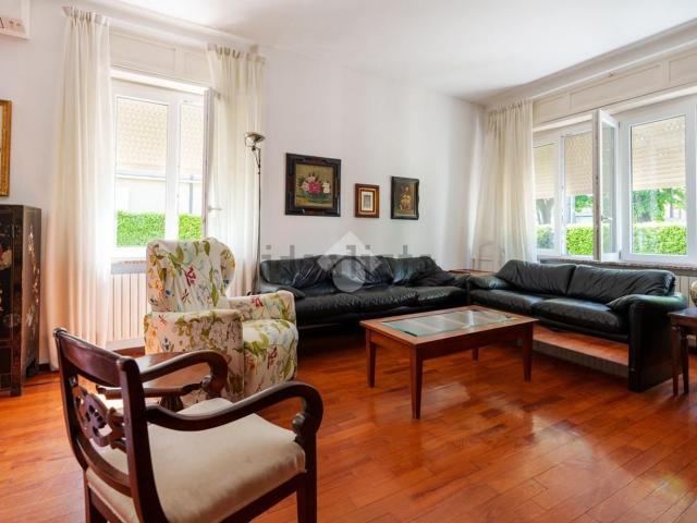 Appartamento in vendita di 155 m² in Viale M. Buonarroti, 16