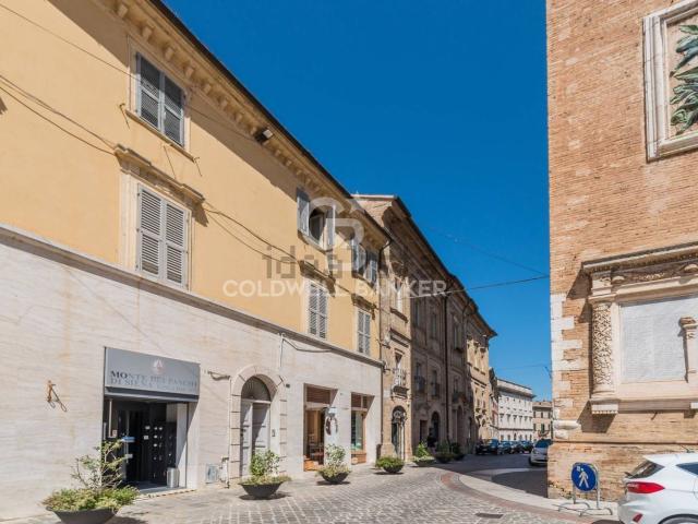 Appartamento in vendita di 155 m² in Corso Persiani, 19