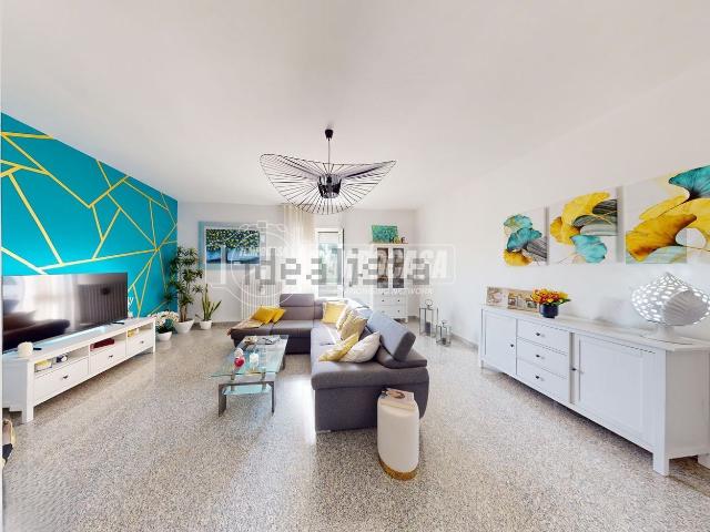 Appartamento in vendita di 155 m² in Largo Pozzelle, 60