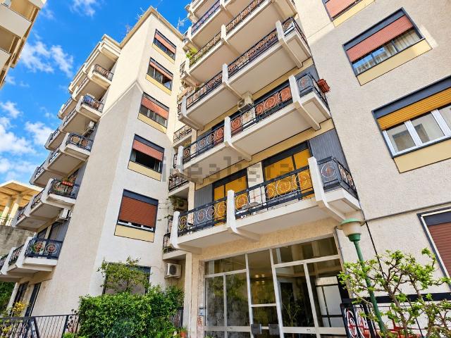 Appartamento in vendita di 155 m² in Strada Panoramica dello Stretto, 1330