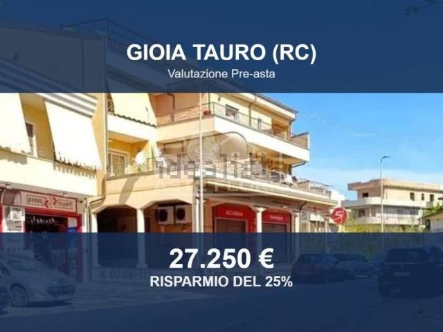 Appartamento in vendita di 156 m² in Via Corrado Alvaro, 64