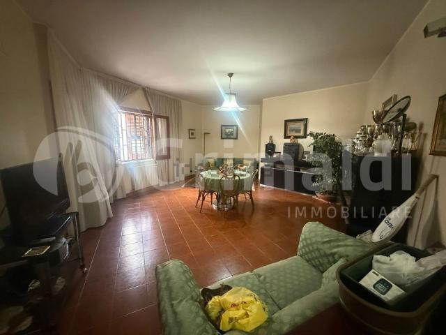 Appartamento in vendita di 156 m² in Via Camaro, 183