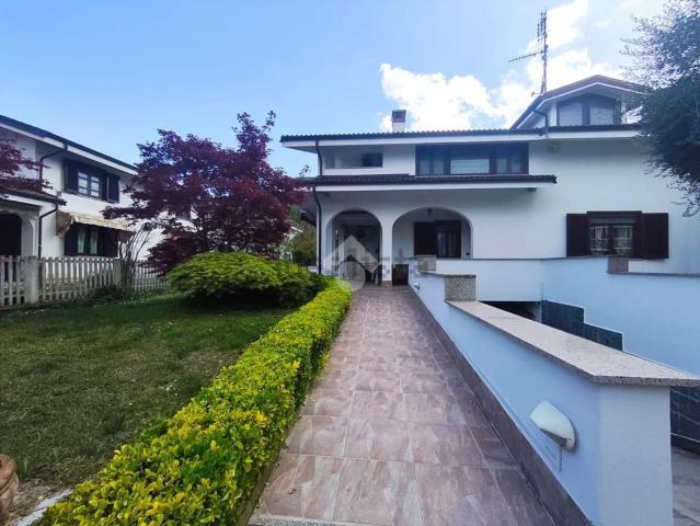 Appartamento in vendita di 156 m² in Via Chiattera, 56