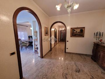 Appartamento in vendita di 156 m² in Via Abate Sant&apos Elia