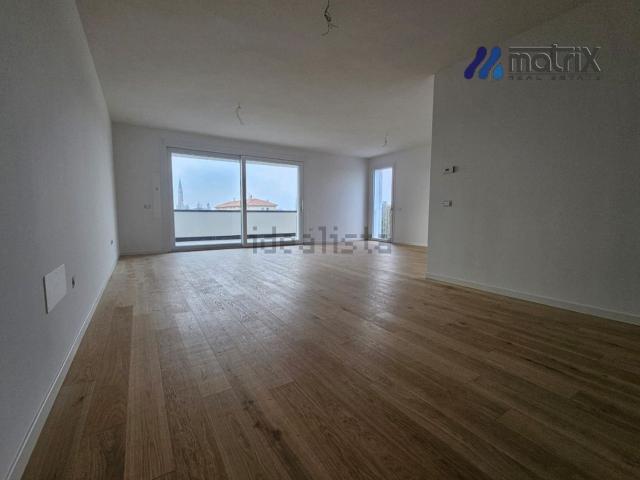 Appartamento in vendita di 156 m² in Via Argine Sinistro, 23