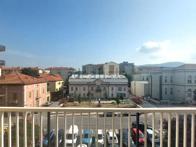 Appartamento in vendita di 156 m² in Via Borreani Dagna, 10