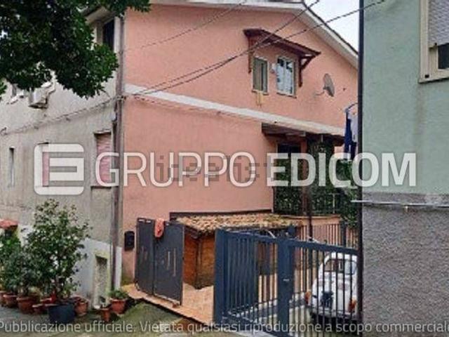 Appartamento in vendita di 156 m² in Via Bellisario Brusco