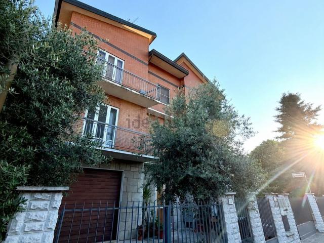 Appartamento in vendita di 156 m² in Via G. Pepe, 10