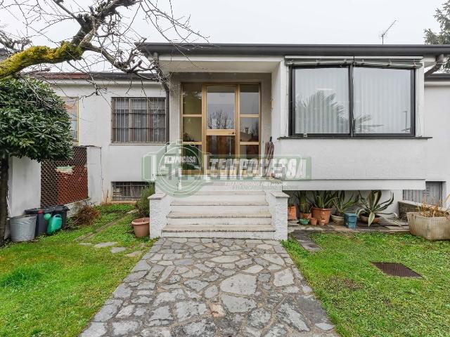 Appartamento in vendita di 156 m² in Via dei Gigli, 6