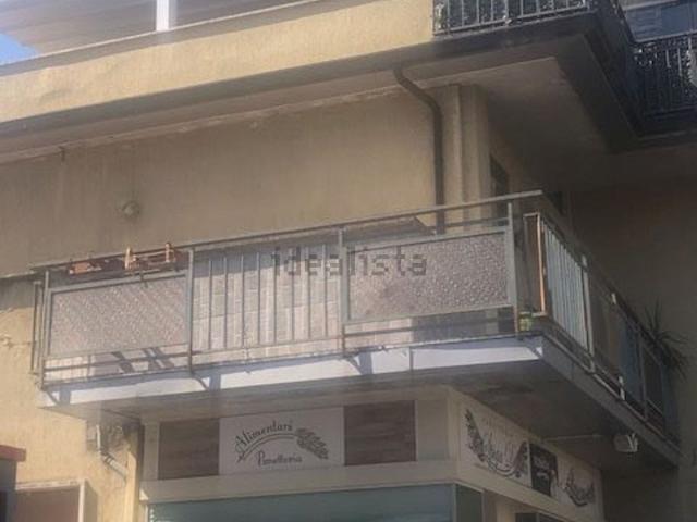 Appartamento in vendita di 156 m² in Via F.lli Rosselli, 35