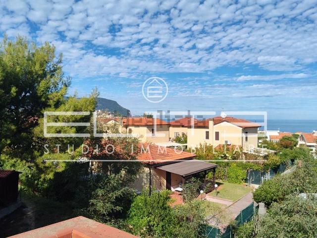 Appartamento in vendita di 156 m² in Via Ischia