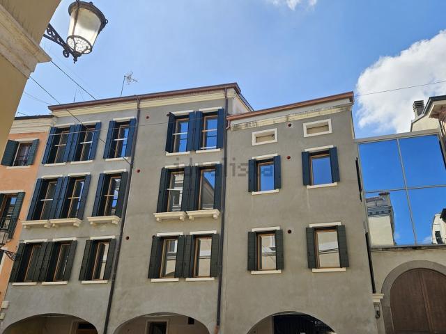 Appartamento in vendita di 156 m² in Via Savonarola, 197