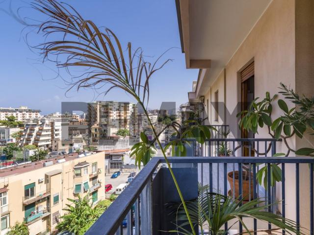 Appartamento in vendita di 156 m² in Via Principe di Palagonia, 84