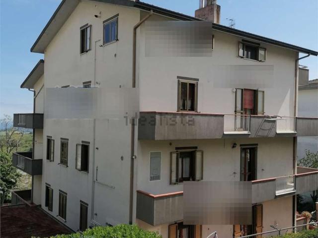 Appartamento in vendita di 156 m² in Viale Emilio Mattucci, 21