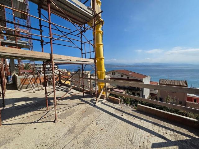 Appartamento in vendita di 156 m² in Contrada Fiumara Guardia, 4