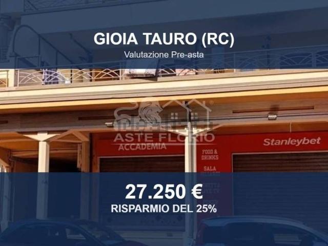 Appartamento in vendita di 157 m² in Via Corrado Alvaro, 64