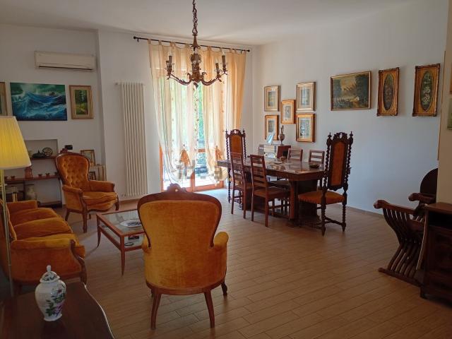 Appartamento in vendita di 157 m² in Via Giulio Mazzarino, 63
