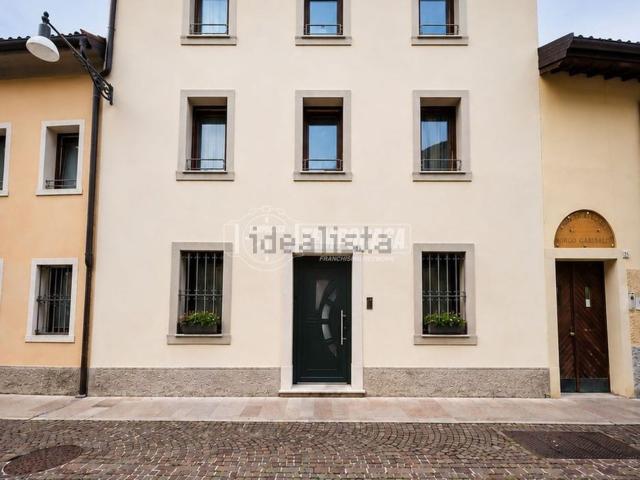 Appartamento in vendita di 157 m² in Via Giuseppe Garibaldi, 93