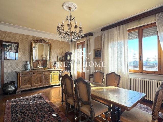 Appartamento in vendita di 157 m² in Via dei Ciliani, 93