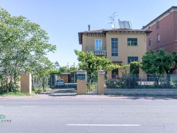 Appartamento in vendita di 157 m² in Via Emilia, 301
