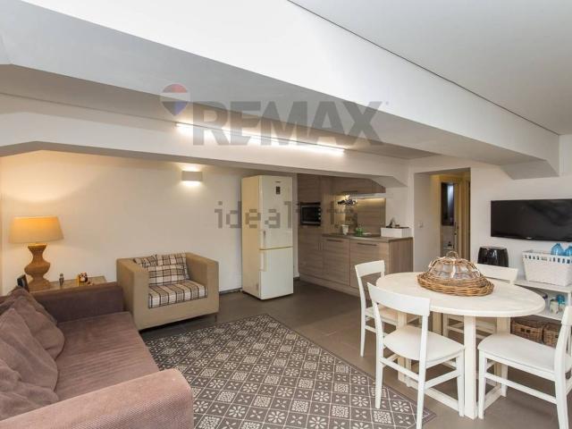 Appartamento in vendita di 157 m² in Via Lago di Nicito, 18