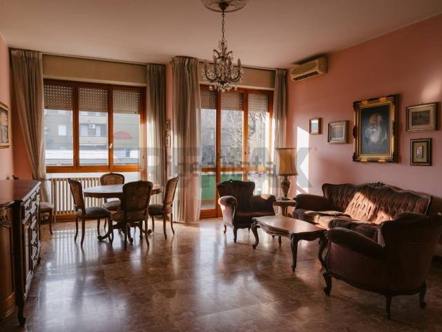 Appartamento in vendita di 157 m² in Via Nino Bixio, 18