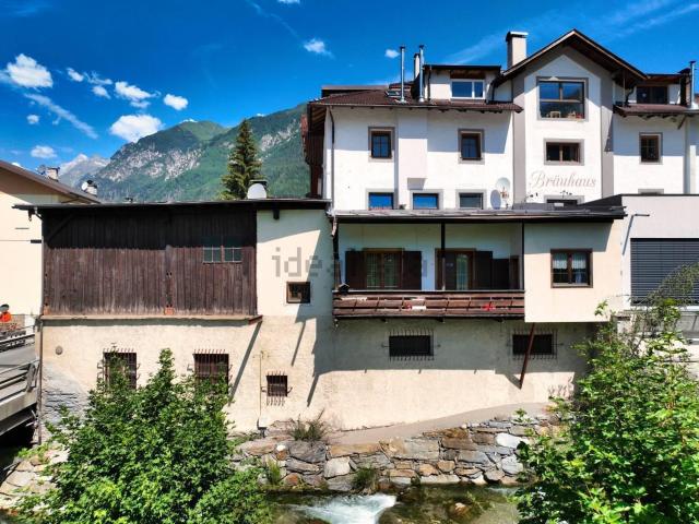 Appartamento in vendita di 157 m² in Via Stazione