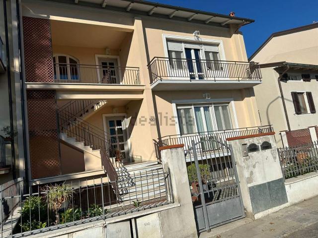 Appartamento in vendita di 157 m² in Via Pistoiese, 890