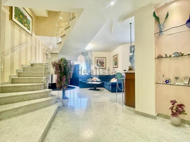 Appartamento in vendita di 157 m² in Via W. Sassetti, 4