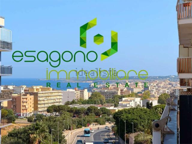 Appartamento in vendita di 157 m² in Viale Tica