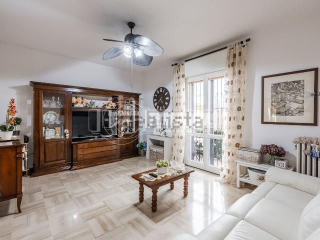 Appartamento in vendita di 157 m² in Piazza Martiri della Libertà, 5