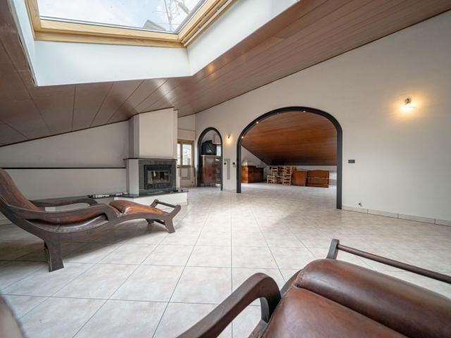 Appartamento in vendita di 157 m² in Strada Statale 38, 59