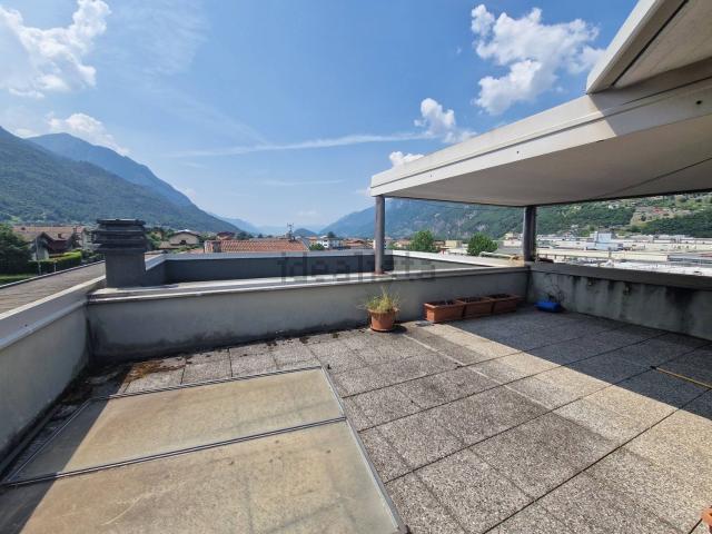 Appartamento in vendita di 158 m² in Via Alboi