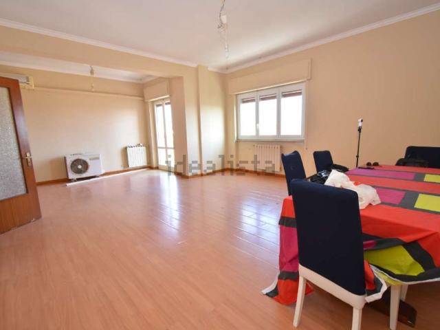Appartamento in vendita di 158 m² in Via Avola