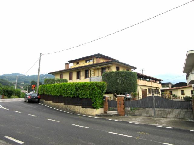 Appartamento in vendita di 158 m² in Via Gazzo, 1