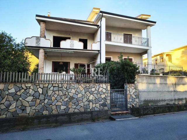Appartamento in vendita di 158 m² in Via della Libertà, 24