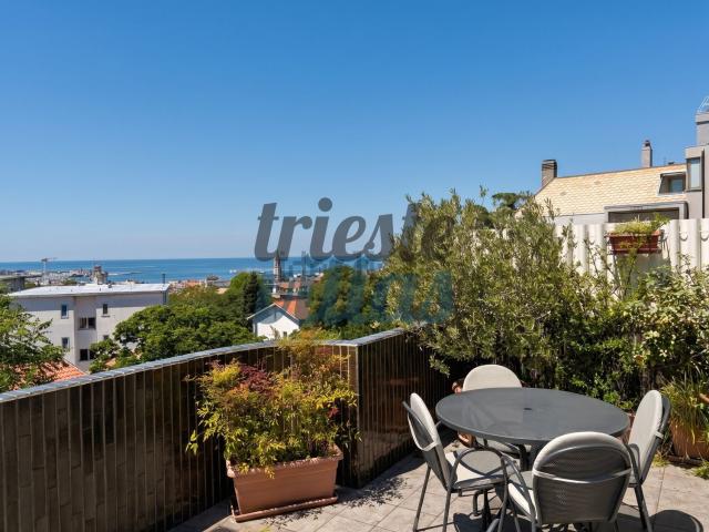 Appartamento in vendita di 158 m² in Via di Romagna, 52