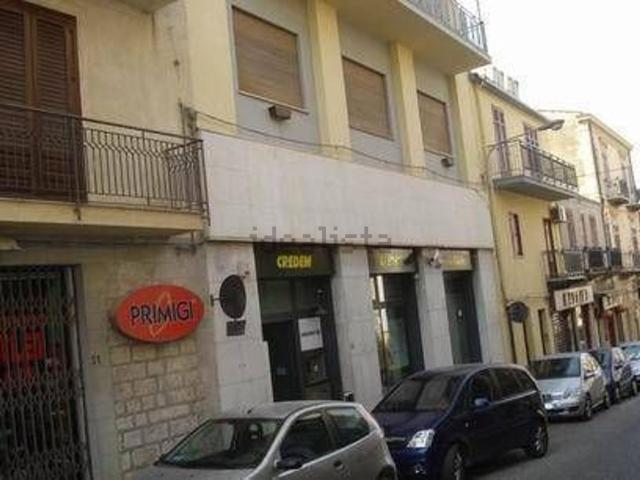 Appartamento in vendita di 158 m² in Via Finocchiaro Aprile